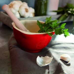 Mortar and pestle  measuring spoons   