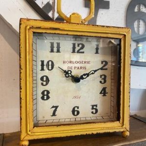 Clock Jaune antique 15.5x20x5cm.