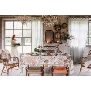 Покривка FORET ENCHANTEE 140х230cm. с предпазно покритие.