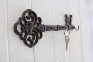 Закачалка ключ Antique с 3 куки